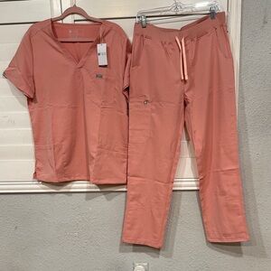 Figs Women's Top in Coral